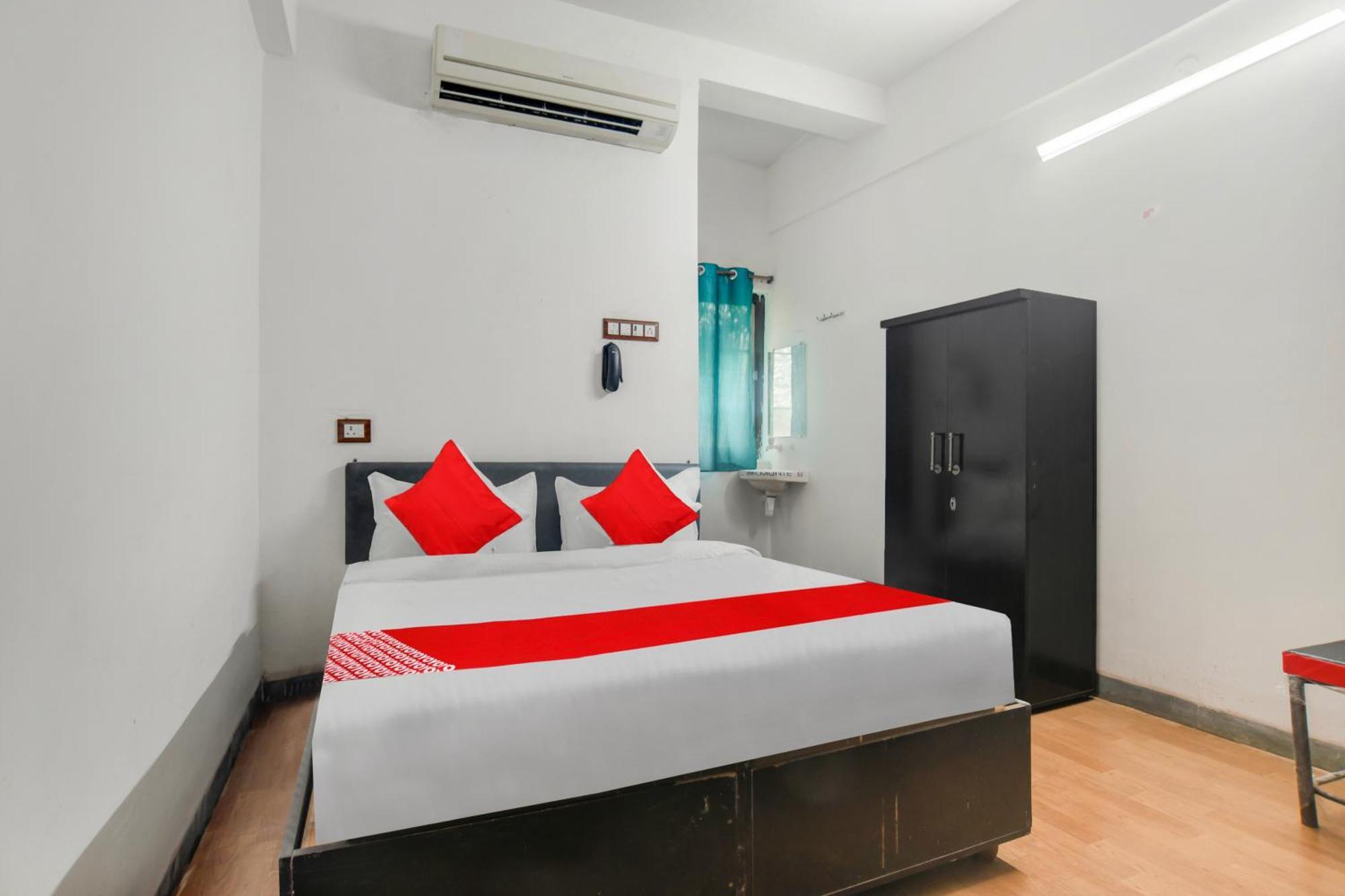 Oyo Flagship Hotel Shree United Indaur Exteriér fotografie