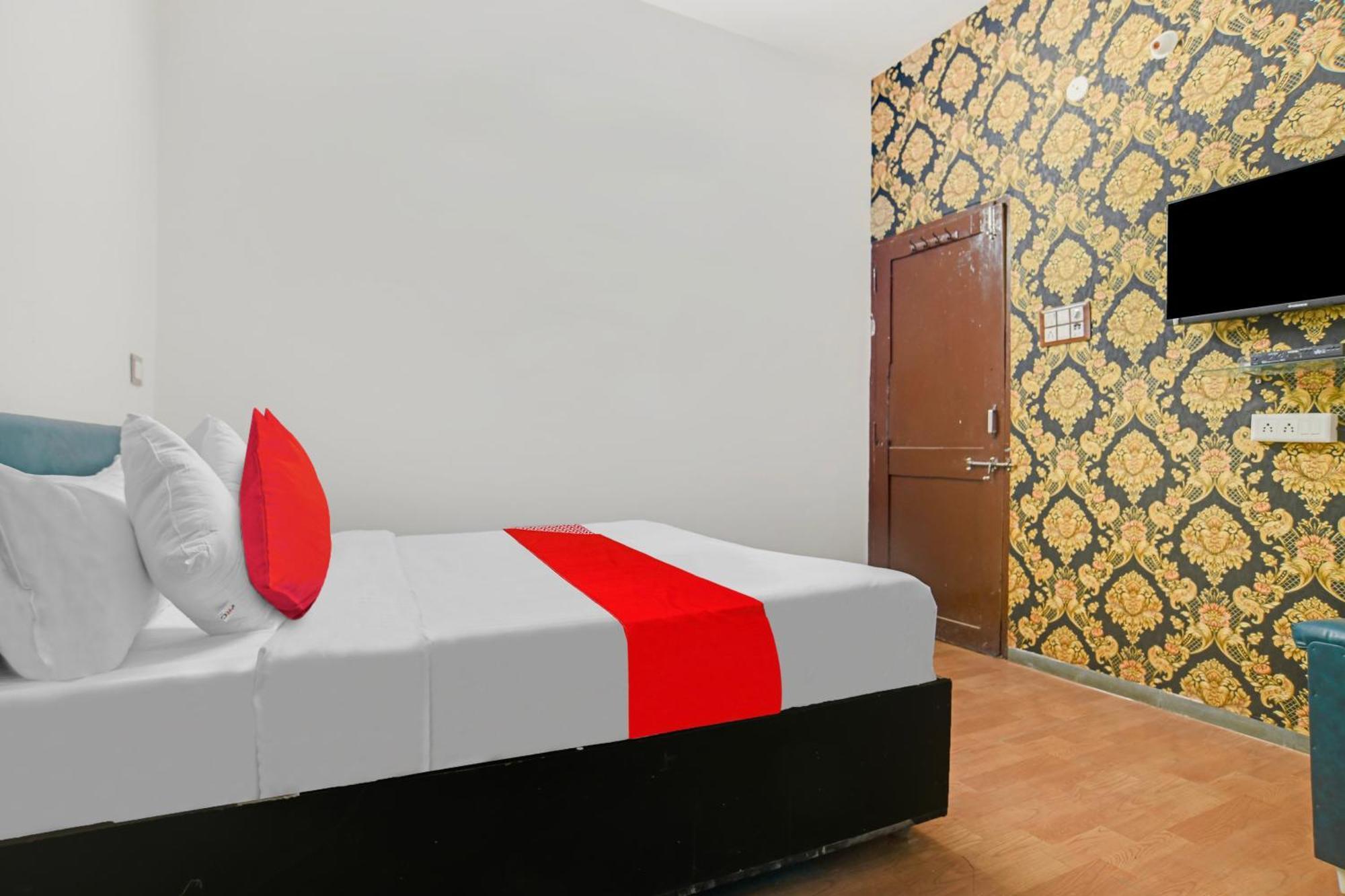 Oyo Flagship Hotel Shree United Indaur Exteriér fotografie