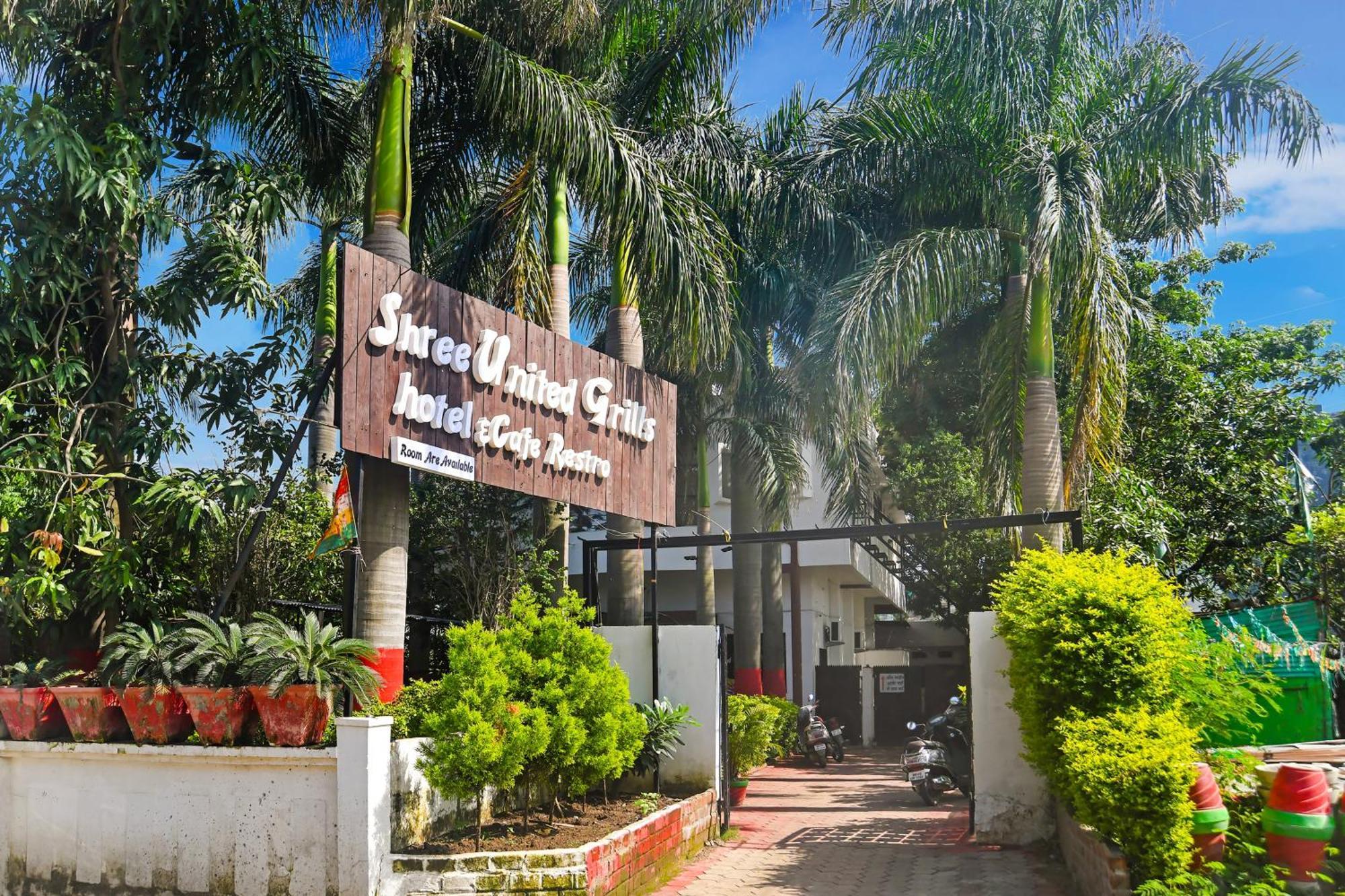 Oyo Flagship Hotel Shree United Indaur Exteriér fotografie